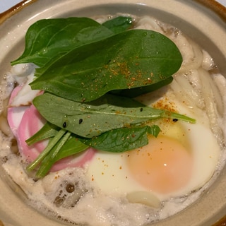 寒い日のお昼は鍋焼きうどん